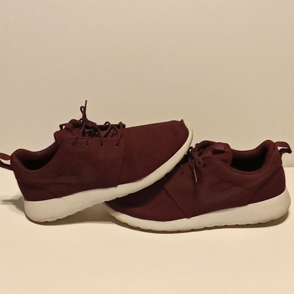 Maroon Size 11 Nike Roshe One